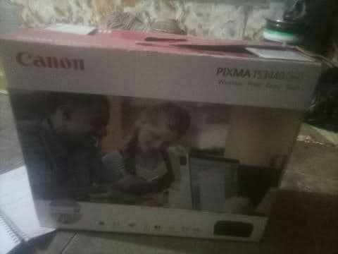 السلام عليكم 
اشتريت هاي الطابعة ردت ادرس وبطلت جديدة استخدمتها بس مرة وحده بس جربتها 
اشتريتها ب85 اريدها ب70


**إذا كنت صاحب هذا الإعلان وتريد حذفه لأي سبب، رجاءا أرسل رسالة إلى الدعم الفني**