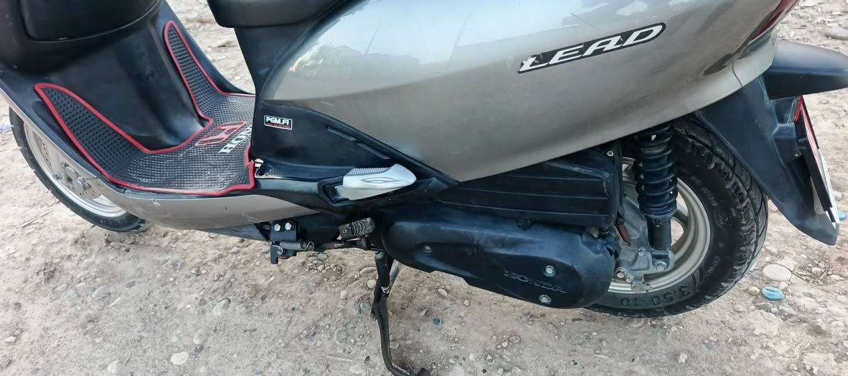 السلام عليكم دراجه البيع فول نضافه تيارت جداد الكفرات بلادي دبلات جداد دراجه جديده بعده سعره خابرني بيك خير اودلل ***********
