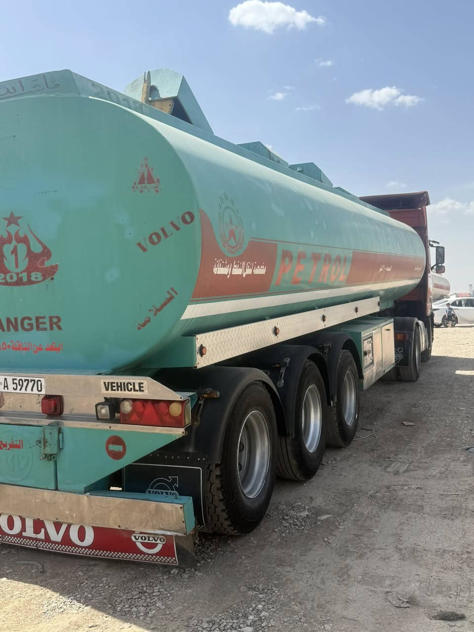 فولفو للبيع شيطاني موديل 2002 سنويه 2027 تانكي شاكر موديل 14 طوناج وجي بي اس كامل *********** لبيع

