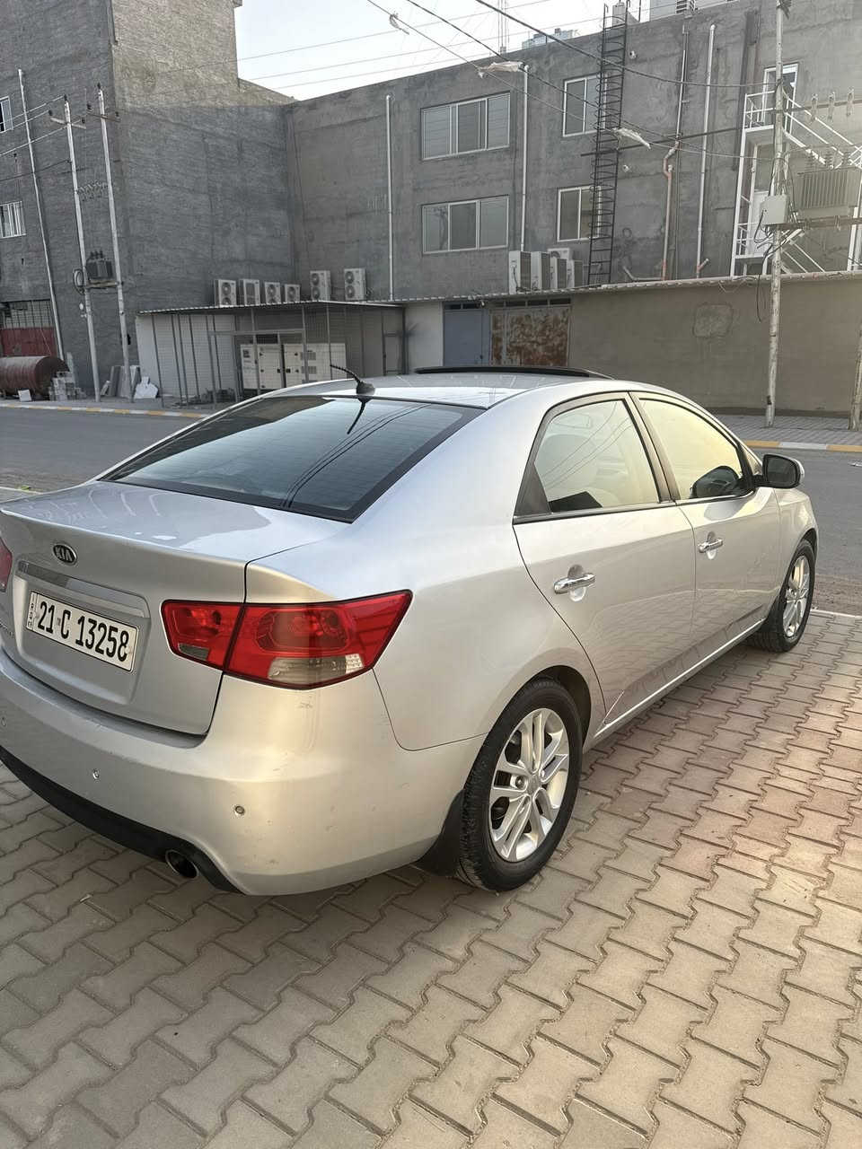 سلام عليكم 
للبيع كيا سيراتو ٢٠١١
بسعر مناسب ٩٩$
فول مواصفات عده البصمه 
مكفوله من الصبغ عده الهلال الخلفي ابيعلك قطعه 
صدر تاير تبريد كله جديد 
بريك اي بي إس 
فتحت سقف 
أشاره بالمرايه 
حساسات خلفيه 
5ويل كب 
جرس سرعه 
شفتات ستيرن 
داخل لونين 
6نمر كير 
بعد بيها هواي مواصفات 
محرك وكير شرط بدون عيب 
سعر ٩٩$ 
مكاني تكريت 

***********
الخاص مغلق وماقفل سعر ع تلفون 📞
