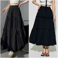 تنورة سوداء • قماش خفيف • لوك راقي