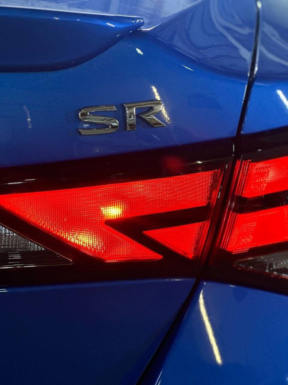 السلام عليكم
SR موديل 2022 
لون مميز بحري
بصمه تشغيل بصمه أبواب 
تشغيل عن بعد 
حساس امامي خلفي جانبي 
مانع تصادم خلفي  امامي
كروس تثبيت سرعة
رادار تفاعلي 
نضام تنبيه خروج عن مسار 
لايت زينون عالي ناصي
لد نهاري 
تبريد شاشه بيانو منفصل 
نضام قياده سبورت + ايكو + نورمال 
دواسات رياضي بلادي 
اشاير بالمري 
شاشه كبير 
كاميرا دوار 
كار بلي 
مانع تزحلق 
فول تحكم ستيرن 
سياره ايرباكاتها سليمة شواصيها ودواخلها سليمة
دهن گير مبدل جديد
السعر 135 بيها مجال
***********
صور الحادث والسونار مرفقة
