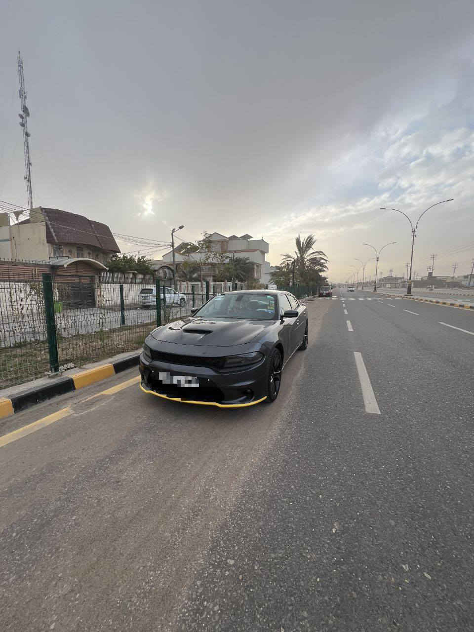 السلام عليكم
دوج جارجر 2016 اصل 
محرك 3600 v6 تو ويل
وارد كندي 
اللون : رصاصي رمادي 
رقم نجف مميز الدولي الجديد سنوية لسنة 2029 بأسمي 
المواصفات 
1 شاشة كبيرة 
2 كشنات جلد حضن 
3 تحكمات ستيرن 
4 كروز سرعة 
5 لايتات زنون +كشافات
6 كشن السائق كهرباء 
7 بصمة ابواب وجنطة 
8 كير طيارة 
9 داخل احمر واسود 
10 كامرة دوارة 
11 تو ويل 
12 قطعتين تبريد 
13 الارضية جلد احمر

تبريد + تدفئة شغالة 
السيارة وارد كندي حادثها جاملغ الامامي الايمن + البنيد وتصليح براس الشاصي الايمن  على كد 5 سم فقط 
واللغد الايمن كذلك 5سم وشرط الفحص 
الباقي من تكم وشواصي وحوض وقمارة مكفولة 
بيها صبغ بصفحة السائق اثر شخوط وجراد بدون حادث  والسونار مرفق مع الصور  وتقرير السيارة في كندا عندي كامل 
 (مكينة +غرفة كاملة +تخم تاير حجم 20 +تخم ويل اسود لامع كلها جديدة مستبدلة ) 

السعر المطلوب 158 ورقة وبيها مجال ان شاء الله 

الاستفسار خاص او على الرقم ***********

مكاني النجف الاشرف
