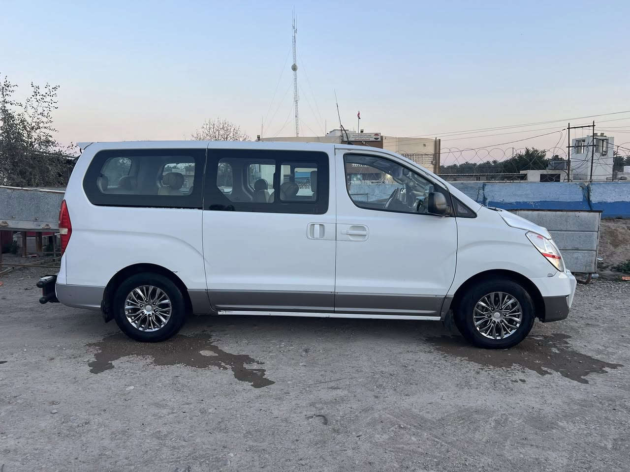 السلام عليكم ستاركس موديل2011بسمي مصفرة هيىة غرامات رقم ديالى محرك حاوية تخم تاير ويل كروم محدثة١٨ مكاني ديالى العنبكية الاتصال***********
