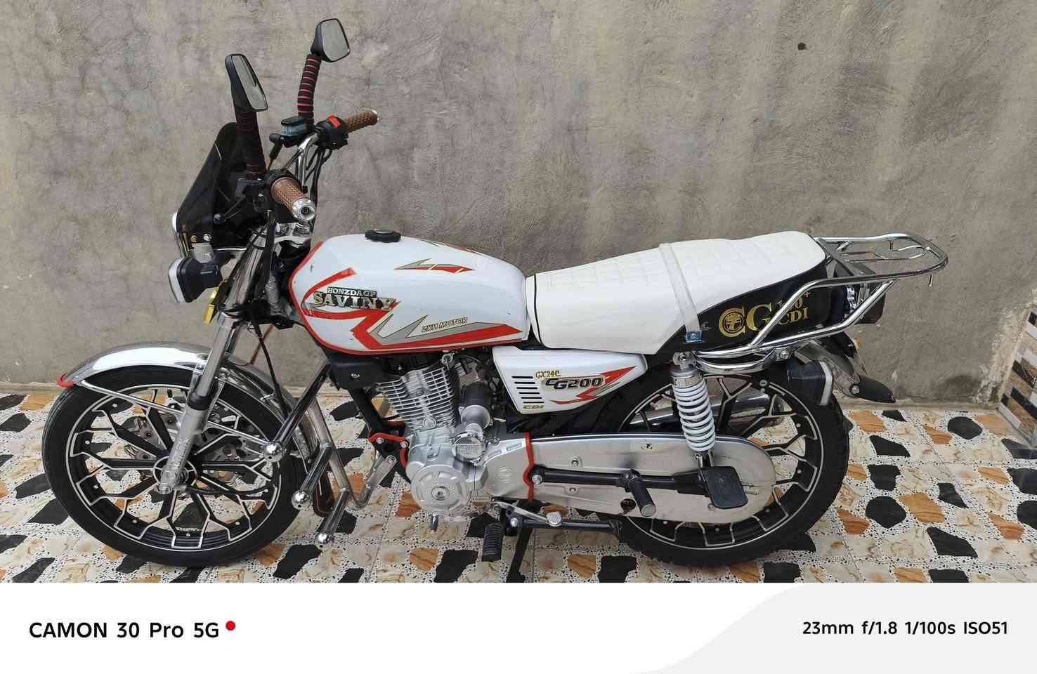 دراجه موديل 25 نضيف جدا كفاله عامه ورقه منفيس وياه السعر 775 وبي مجال مكاني الرمادي التأميم رقمي ***********
