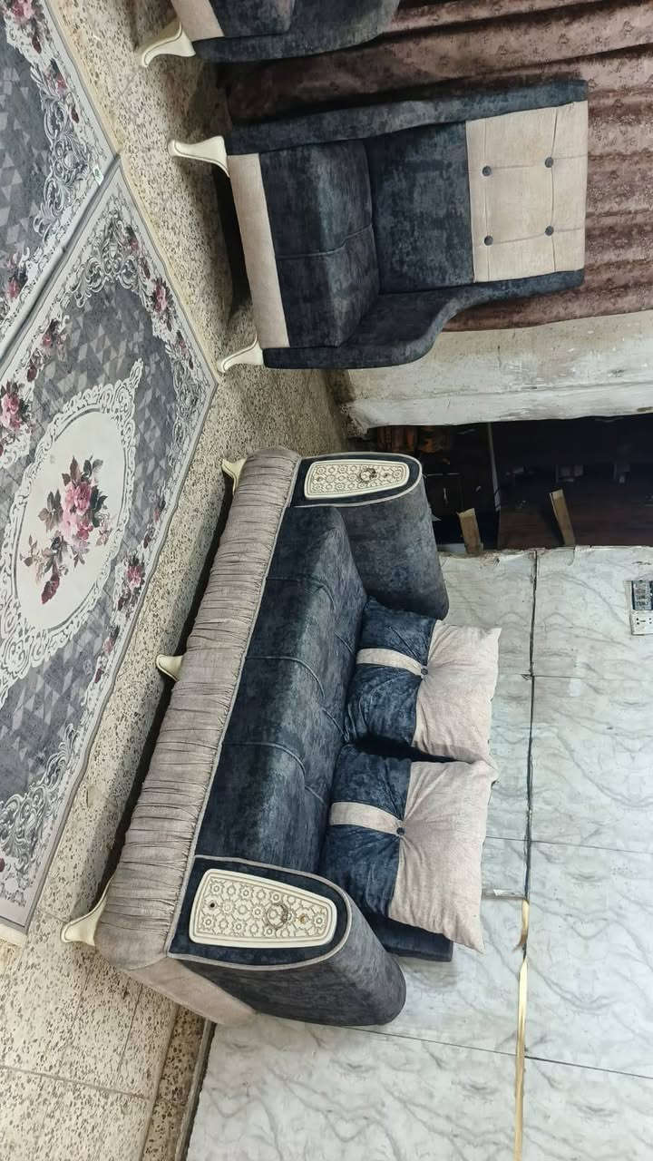 تخم 7 مقعد💺 اخو جديد اي ضرر مابي خشب ثكيل كلش قوي وثكيل سعر ,,215,, بي مجال مكان لبياع *********** يوجد واتساب

