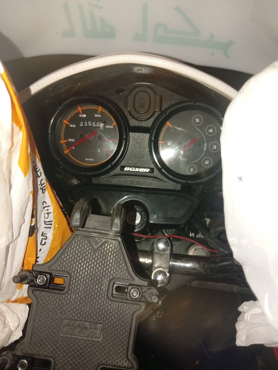 السلام عليكم اخوان عندي بوكسر موديل 23 مرقم كامل سنويه بأسمي شوكت ما يعجبك احولك .. مجفته تجفيت شركه كهربائيات كامله بيها بعض الملاحظات صالصنه طاك فلتر مالتها متأثر بس تطلع صوت وكشن يراد كل نقص بعد مابيها مكاني بغداد حي الجهاد *********** 
معندي مشكله اذا مراوس همين سعرها مليونين وبيها مجال بسيط كلش ♥️👍 الجاد ب شراء
