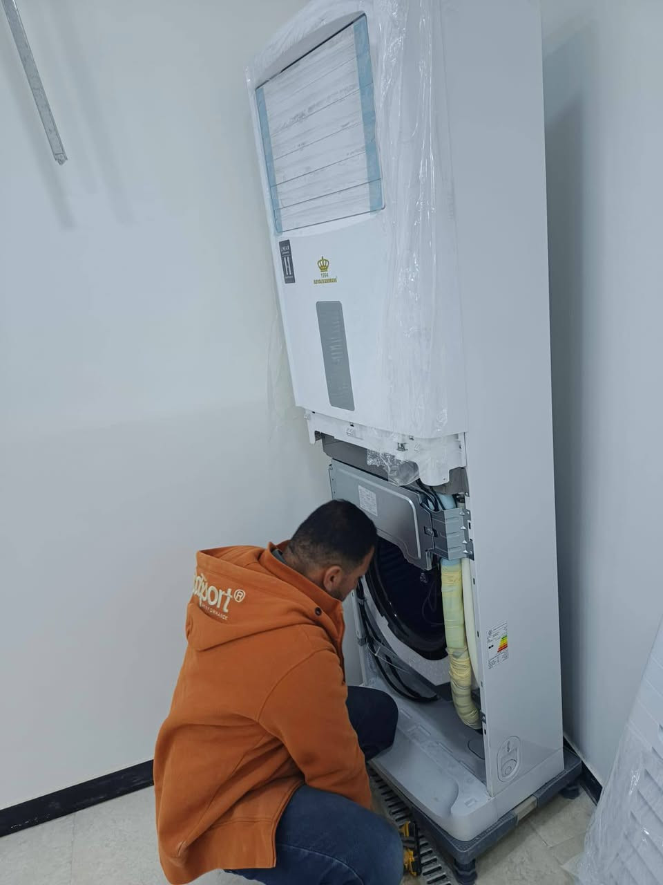 ❄️ ورشة كاظم الفرطوسي للخدمات الفنية & مجمع الحاج فاضل علوان ❄️
​هل تبحث عن الراحة والانتعاش في صيف العراق اللاهب؟ نحن هنا لخدمتكم بأعلى معايير الجودة وبأسهل طرق التسديد!
​🛠️ خدماتنا الفنية (ورشة كاظم الفرطوسي):
​نقدم لكم حلولاً متكاملة وشاملة لعالم التبريد:
​نصب وفك: تركيب واحترافي لجميع أنواع السبالت والمكيفات.
​صيانة وغسل موقعي: تنظيف عميق بأحدث المعدات في مكانك لضمان أعلى كفاءة تبريد.
​دعم فني متخصص: فريقنا جاهز لتلبية احتياجاتكم داخل وخارج محافظة ذي قار.
​🏢 تجهيزاتكم من (مجمع الحاج فاضل علوان):
​نوفر لكم أجود الأجهزة الكهربائية والمنزلية مع ضمان حقيقي وشامل يمنحكم راحة البال.
​💳 عروض الأقساط والضمان:
​لأننا نهتم بتسهيل الأمور عليكم، وفرنا لكم:
​نظام أقساط مريح: عبر منصة مصرف الرافدين ولمدة تصل إلى 10 أشهر.
​ضمان حقيقي: التزامنا بالضمان هو سر ثقة زبائننا بنا.
​📍 الموقع:
​سوق الشيوخ - تقاطع الصناعة - قرب الملعب.
(موقع مجمع الحاج فاضل علوان)
​📞 للحجز والاستفسار (نحن بخدمتكم دائماً):
​تواصلوا معنا عبر الأرقام التالية:
​***********
​***********
​***********
​💡 نصيحة فنية من ورشة الفرطوسي:
​للحفاظ على كفاءة السبلت وتقليل استهلاك الكهرباء في الصيف، ننصحك بتنظيف الفلاتر الداخلية دورياً وفحص مستوى الغاز قبل اشتداد الحرارة.
​ثقتكم هدفنا.. ورضاكم غايتنا
#تبريد #صيانة #سوق_الشيوخ #ذي_قار #أقساط #مصرف_الرافدين #أجهزة_كهربائية
