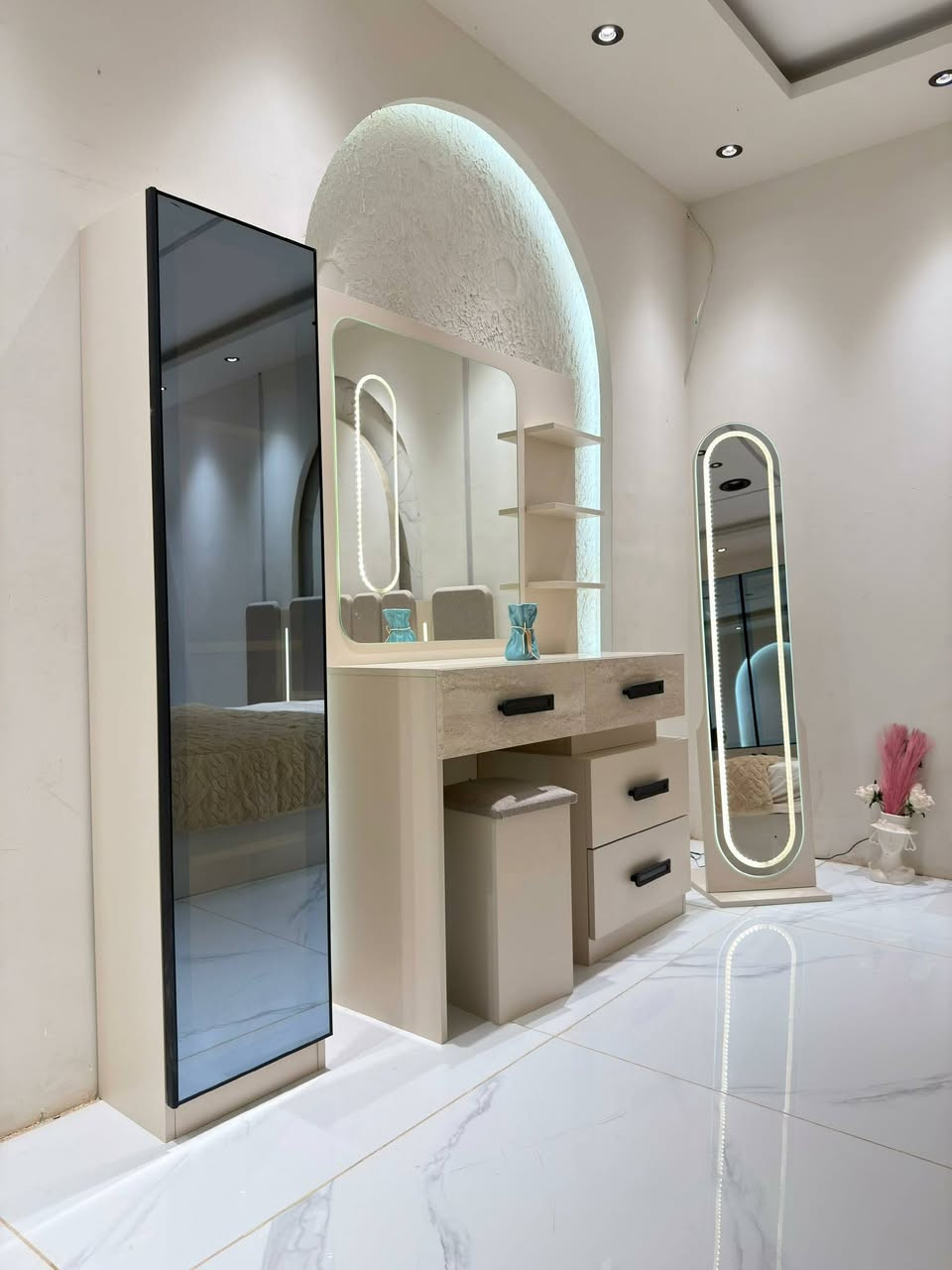 عندي غرفه للبيع سعر مليون100مع الشد و النقل
@الاشاره#الجميع


**إذا كنت صاحب هذا الإعلان وتريد حذفه لأي سبب، رجاءا أرسل رسالة إلى الدعم الفني**