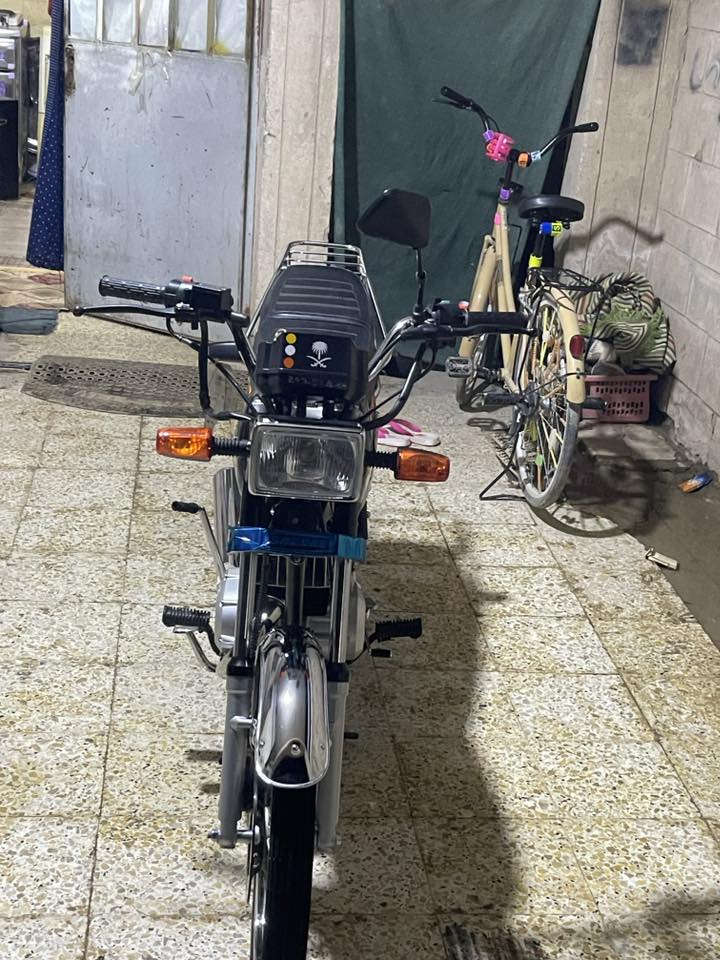 السلام عليكم دراجه سازوكي طالعه من معرض نوار الباشا 
اوراق سكنر 900وبيه مجال الي شراي بيه خير ويدلل 
رقمي هذا ***********
