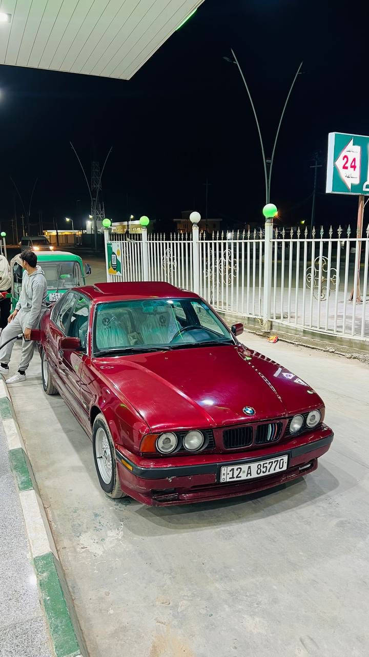 السلام عليكم اخوتي 
بيع سريع انشاء الله 
بي ام موديل 93
مكينة 540i v8 اصل وفصل بليت وباب
مكينة جديده بالجيس مال حاويه 
اكسل رياضي 
غرفه جديده من غير الكشنات
دبل جكمجة
دبل ايرباك 
دركة مال x5
بجم عريض 
مكاني بابل 
سعرها 60 وبيها مجال 
***********
