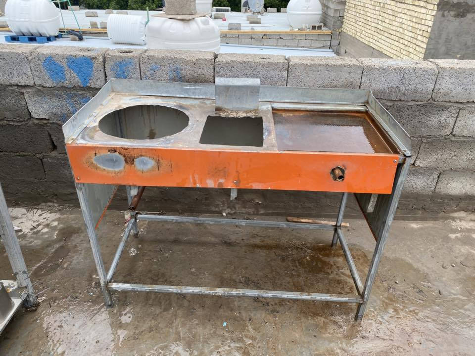 سلام عليكم 
البيع غراض 
مطعم 
طباخ ثلاث عيون 
طباخ عدد ثنين وشوايه هيركر
شوايه كص 
كلهن شلع 
450 
بيهن مجال

رقم 
***********
دوره عرب جبور
