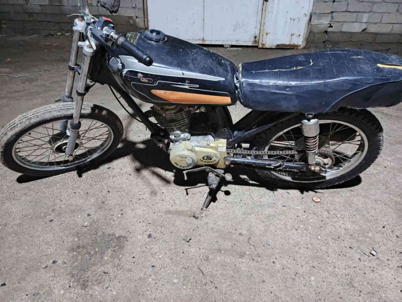 سلام عليكم دراجه اربعه كير شاصي بارت وياله جديده مكينه دخن ابيعك كومت حديد ب 250 وبيه مجال مكان سوق شيوخ وهاذه رقم راعيه مكلف بل نشر ***********
