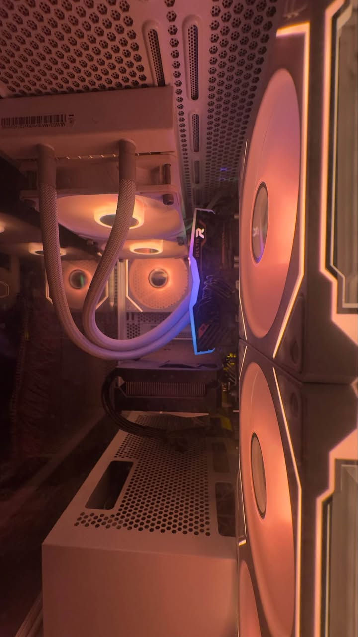 تجميعة Gaming جاهزة للبيع بحالة ممتازة جداً

المواصفات:

* كرت شاشة RX 6600
* معالج Ryzen 5 5500
* ذاكرة 16GB
* تخزين 1TB
* تبريد مائي Cooler Master

التجميعة نظيفة جداً واستعمال خفيف، تم فحصها بالكامل وجاهزة للاستخدام بدون أي مشاكل. أداء قوي على الألعاب الحديثة بإعدادات عالية واستقرار ممتاز.

السعر:950.000
 وبيها مجال بسيط للشراي
واتساب *********** بغداد, العراق
