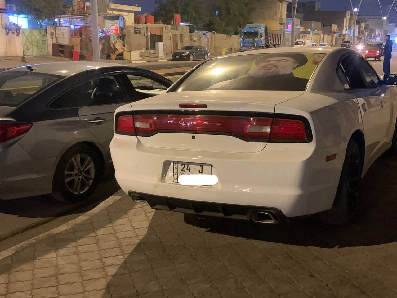 السلام عليكم للبيع جارجر 2014 
السياره بيها نقص حداديه 
السياره نضيفه وحلوه 
السياره بيها جامه الصدر مكسوره يرادلها تبديل 
السياره 6سلندر كير 1000 تعليك 
السياره بيها كصه جنطه فقط 
السعر 65 وبيها مجال 
عنواني بصره 
رقم الهاتف *********** Singapore
