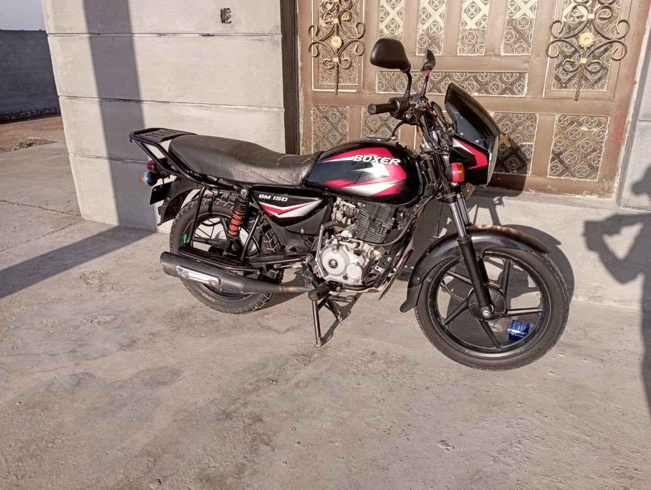 السلام عليكم بوكسر نضافه فول مكفوله مابيه اي نقص كلها شغاله أوراق موجوده السعر مليون ١٠٠ رقمي *********** ومتواجد خاص
