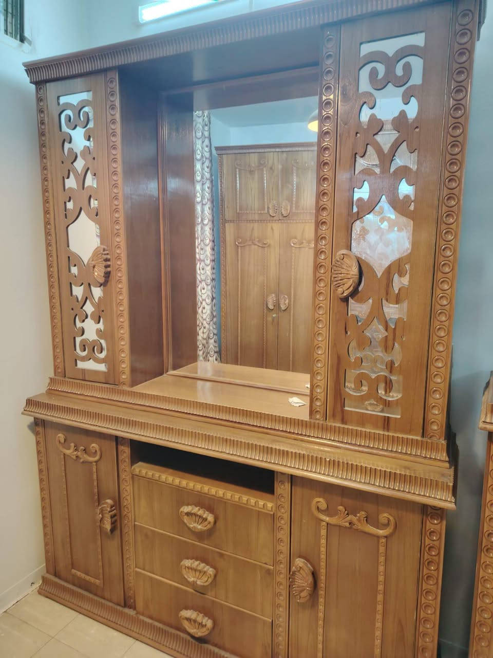 غرفة نوم جديدة ونضيفة  للبيع للاستفسار مراسلة واتساب
‏‪***********‬‏
