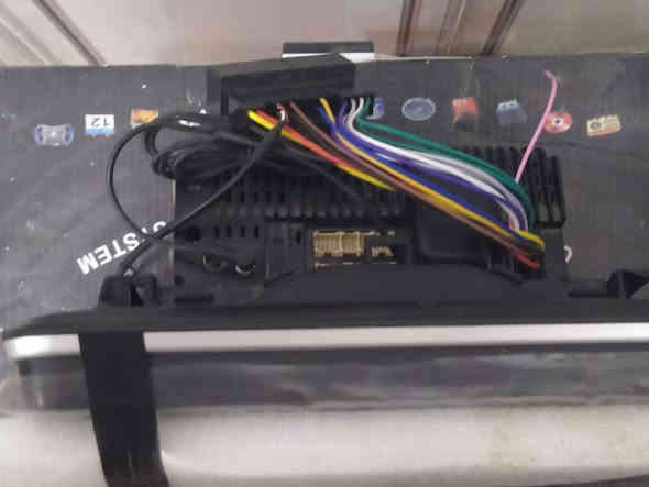 سلام عليكم ورحمه غراض توسان شاشه+دوس جدد مامشدود على سياره شتريتهن وما شديتهن بعت السياره قيم وخذهن الي يرضه الله ***********
