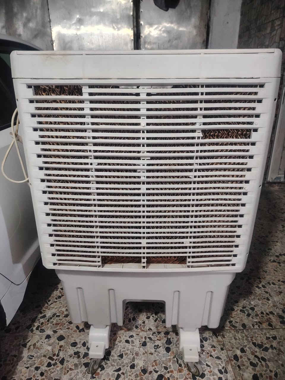 سلام عليكم كنفيره للبيع السعر 95 وبيه مجال وباب 75 وبي مجال *********** اتصل وبيك خير ودلل
