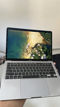 للبيع لابتوب ماك بوك برو (MacBook Pro M1). الجهاز نظيف واستخدام شخصي. ...