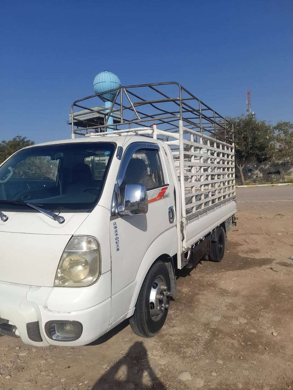 للبیع کیا فحل 2010 رقم سلیمانیە سیارە بٲسمي بدون صبغ تانکي محور استد محور تایر محور 14
سعر 115
***********
