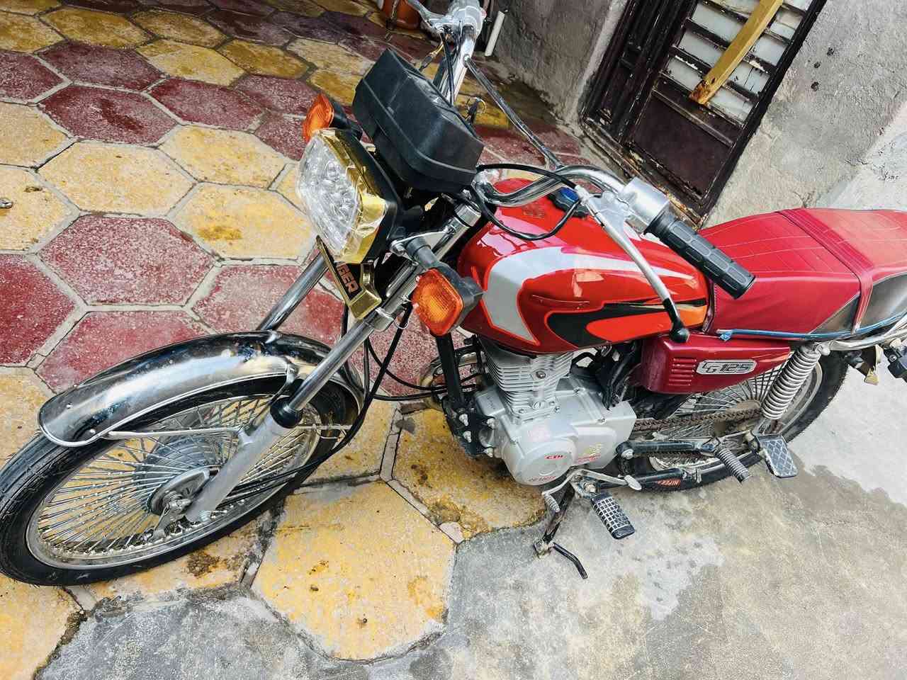 سلام عليكم دراجه اربعه كير تايكر مديل 23اوراق سكنر دراجه نضيفه كهربائيئات كامله كل نقص مابيها اشاير لايت خلفي بك لايت عدادات كله شغال سعرها 550وبيها مجال مكاني كربلاء الحسينيه رقمي***********
