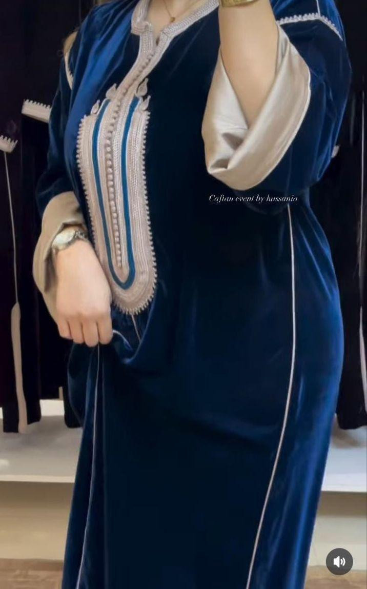 ✨ قفطان بلدي فاخر بمبرة تاج 1er qualité ✨
أناقة مغربية أصيلة وقمة الفخامة 👌🏻
قفطان مخدوم خدمة مثقونة، مطروز تطريز تقليدي راقي بسفيفة وعقاد 🪡
فصالة مخزانية بالكتاف طايحين كتعطيه طلة أنيقة وجذابة 🇲🇦
خامة ممتازة ولبسة مريحة، مناسب للأعراس والمناسبات واللمة الكبيرة 💃

📌 المقاس: m L XL XXL 3XL

كمية محدودة الناضور, المغرب


**إذا كنت صاحب هذا الإعلان وتريد حذفه لأي سبب، رجاءا أرسل رسالة إلى الدعم الفني**