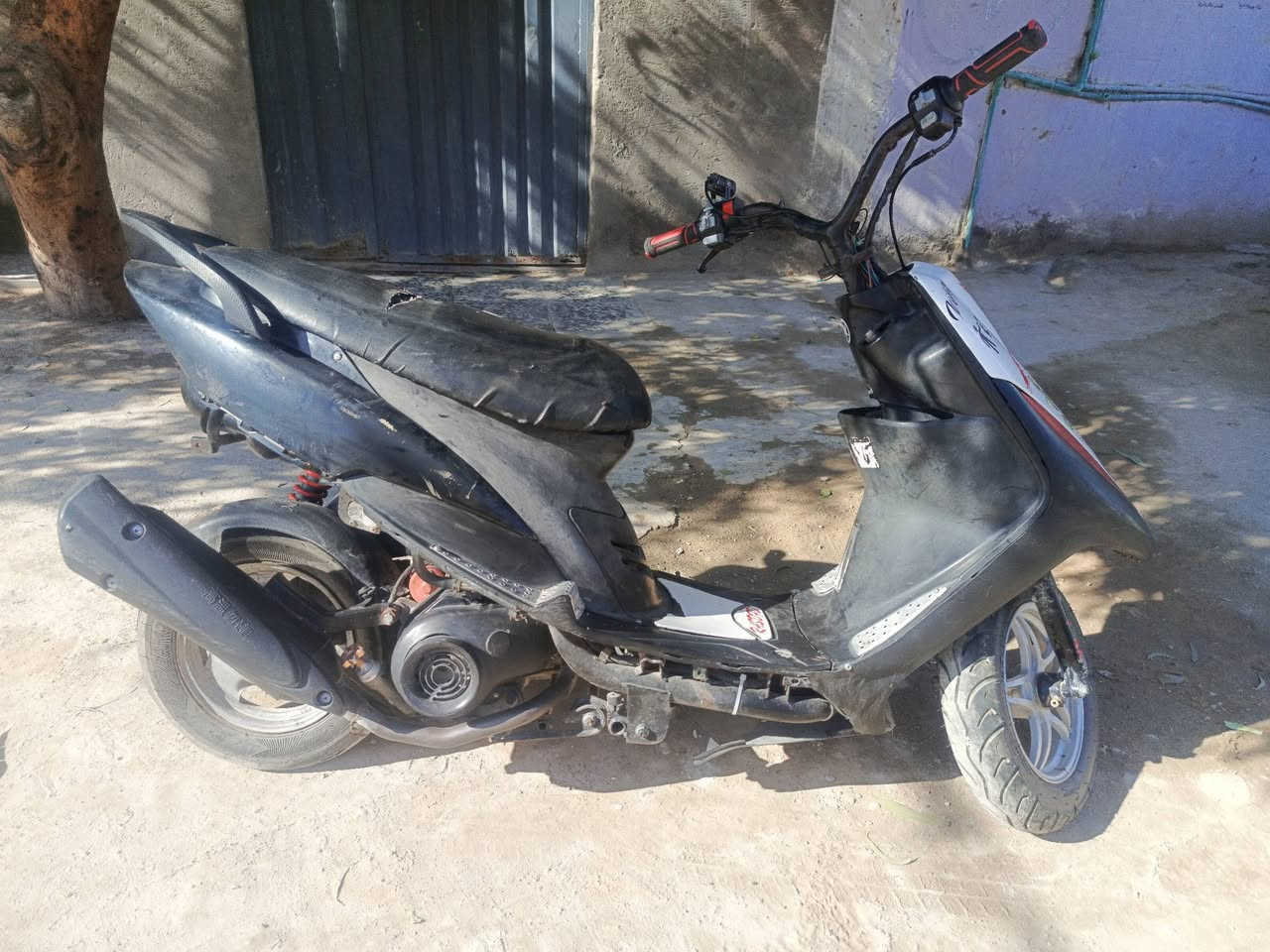 سلام عليكم
ماكس عدله للبيع او مراوس 
كهربائيات شغاله وجديده تخم تايرات جديد دراجة مبدله بس ولفات لا تنقص ولا تبخر سعر 450  ودراجة نضيفه بس الكامرا ضالمتها 
موجود فيس او واتساب 
***********
