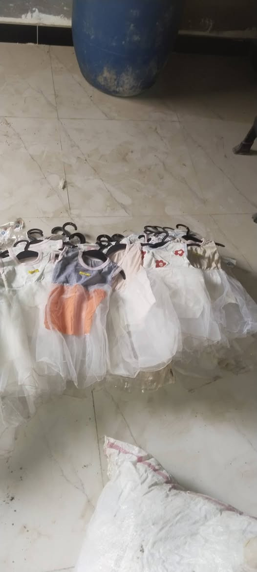 عندي بدلات صيفي  طفال صغار جديد بالجيس جدد ابيع شلعه بيهن 1000 قطعه أو أكثر يعني ماحاسبهن جكد بس هنا فوك الف قطعه سعر كلهن ٢٥٠ الف


**إذا كنت صاحب هذا الإعلان وتريد حذفه لأي سبب، رجاءا أرسل رسالة إلى الدعم الفني**