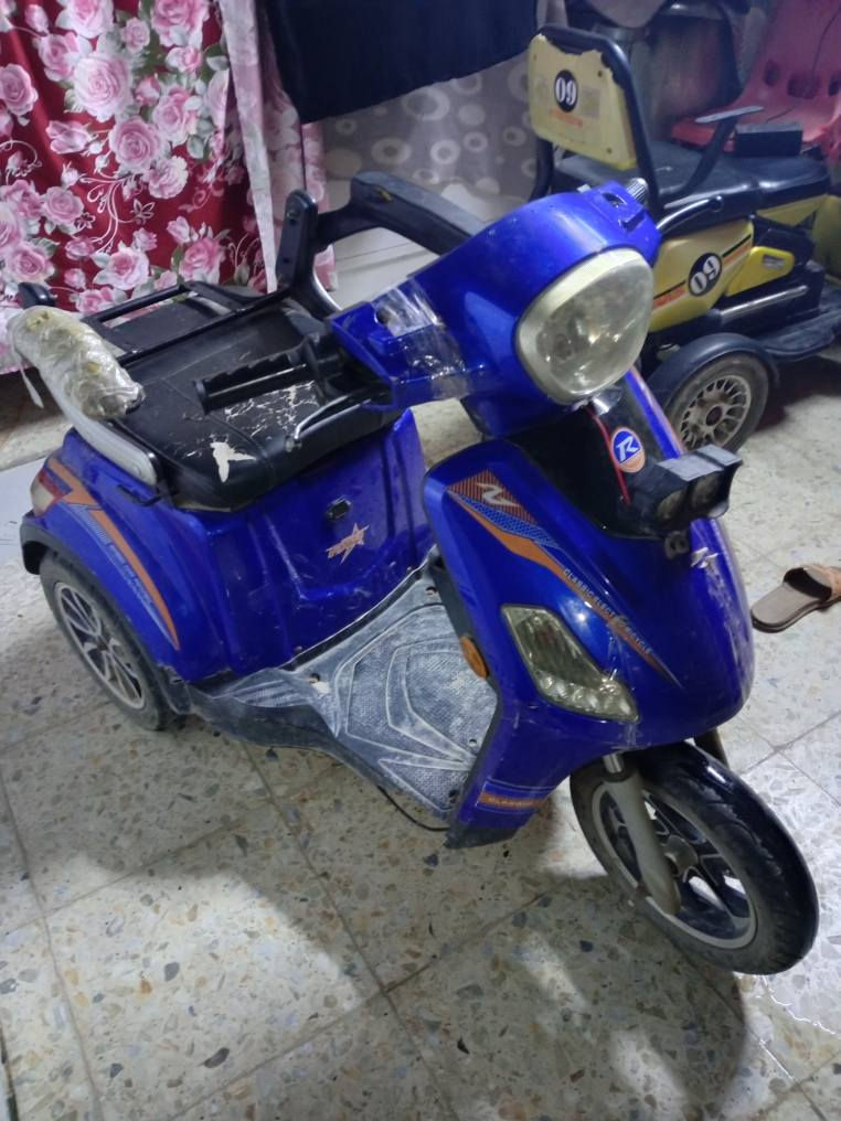 دراجه شحن ثنينهن ب600الف شغالات مستعجل على بيعتهن الاتصال *********** بغداد, العراق
