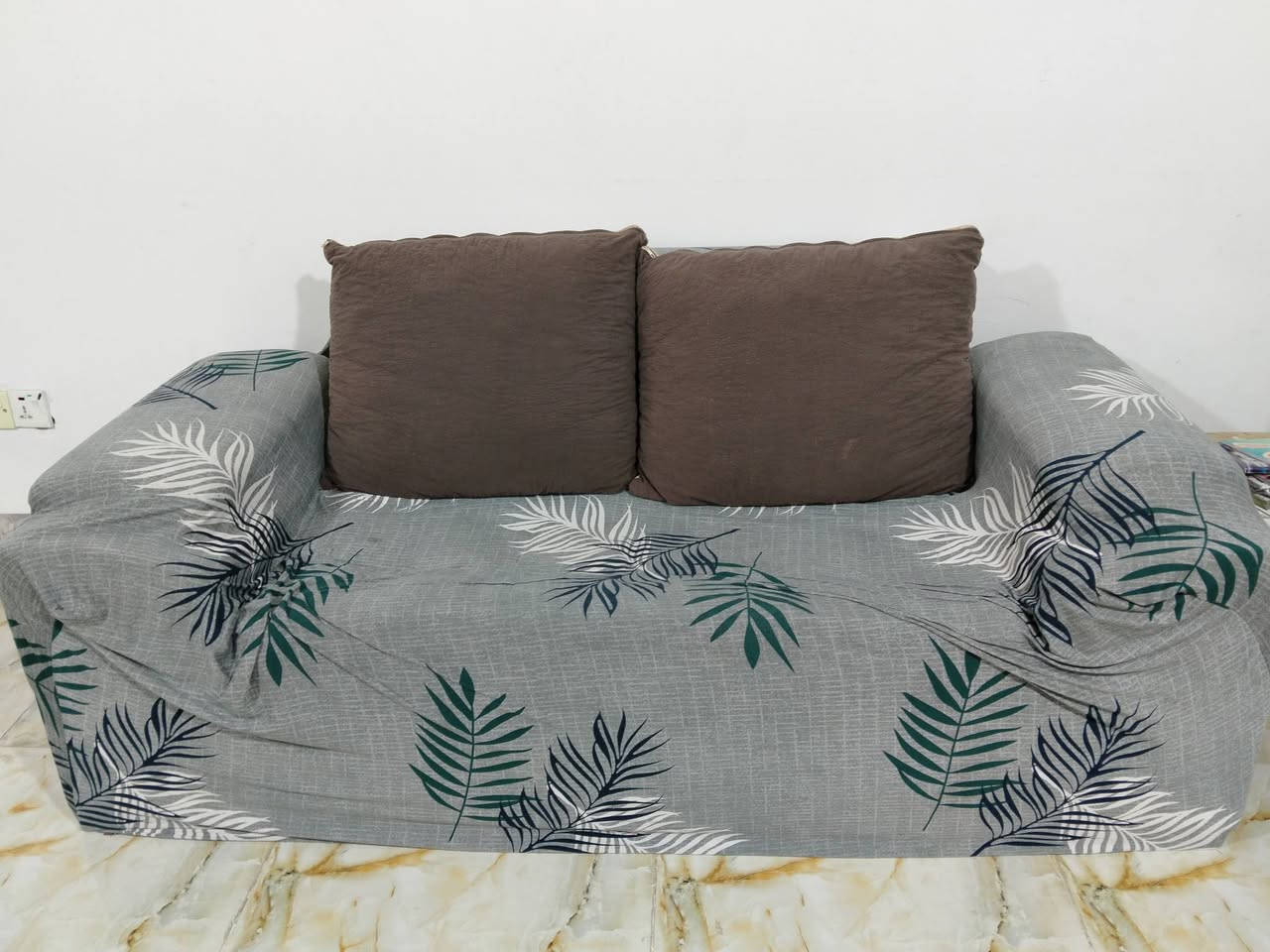 قنفه مع تلبيسه 2 للبيع سعر 150 بي مجال 
***********
