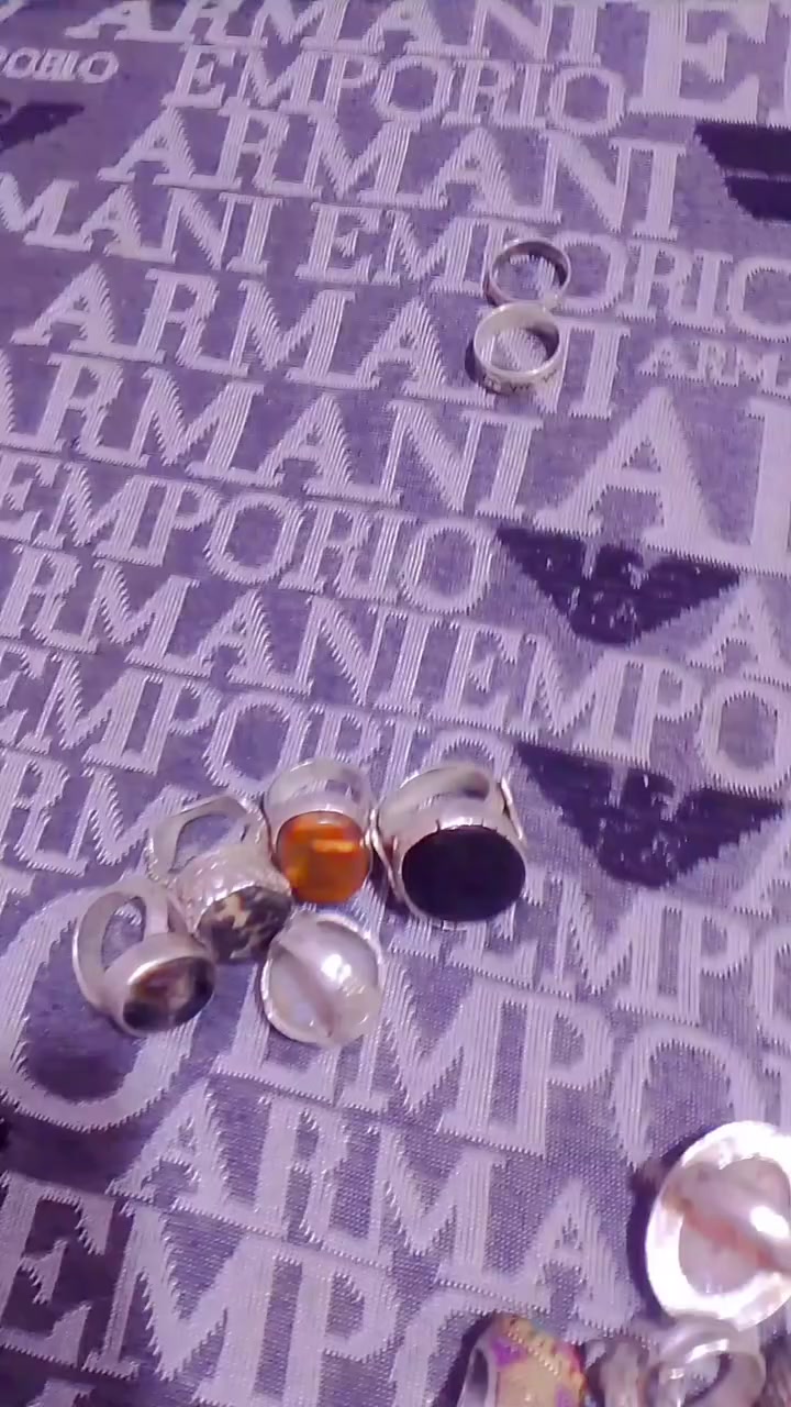 السلام عليكم خواتم فضه 925 قديمه للبيع كلمن وسعر. كذالك يوجد جميع انواع الاحجار داخل الصفحه.  السعر على الخاص يوجد جمله و مفرد


**إذا كنت صاحب هذا الإعلان وتريد حذفه لأي سبب، رجاءا أرسل رسالة إلى الدعم الفني**