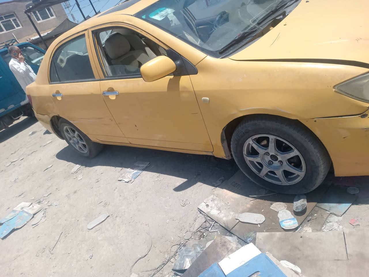 BUD F3 2011
الكشر شوفة العين.ضربتها بلجنطة بدون داخل كير محرك مكفول تبريد ثلج  رقم بغداد مصفر هيئة وغرامة تحويل شوكت ماتريد.
السعر ٣٣.. 

***********
