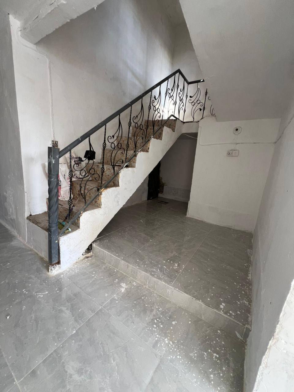 🏡 بيت للبيع – فرصة مميزة
📍 الموقع: كربلاء – العطيشي / حي عصام
📐 المساحة: 100 متر
📄 النوع: طابو زراعي سند 25 + إقرار محكمة
🔹 تفاصيل البيت:
استقبال
صالة
مطبخ
غرفتي نوم
صحيات داخلية وخارجية
💰 السعر: 26مليون (قابل للتفاوض)
📌 قريب من المدرسة وجميع الخدمات متوفرة
📞 للاستفسار: ***********
📱 واتساب متوفر
