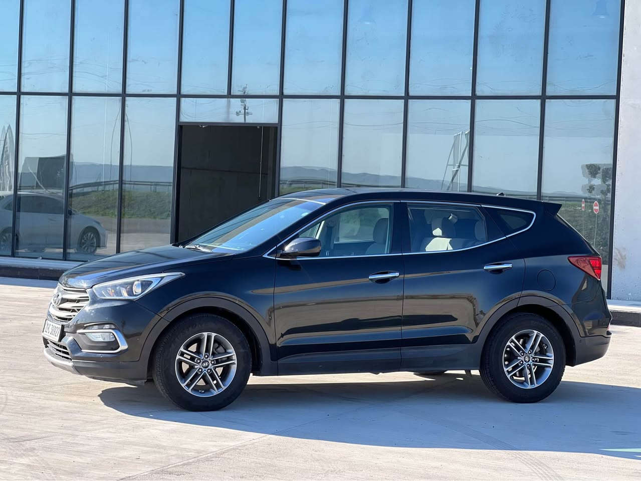 2018 HYUNDAI SANTAFE
سبوخ بولند جملخ بي داخلي 
ايرباك سوكان سيستم 
به رد رادار شريكه 
گئرو مه كينه به شه رت 
رقم سه نه وي جديد تا2030
سعر 142مجال
شوين ئاكري 
***********واتساب أربيل, العراق
