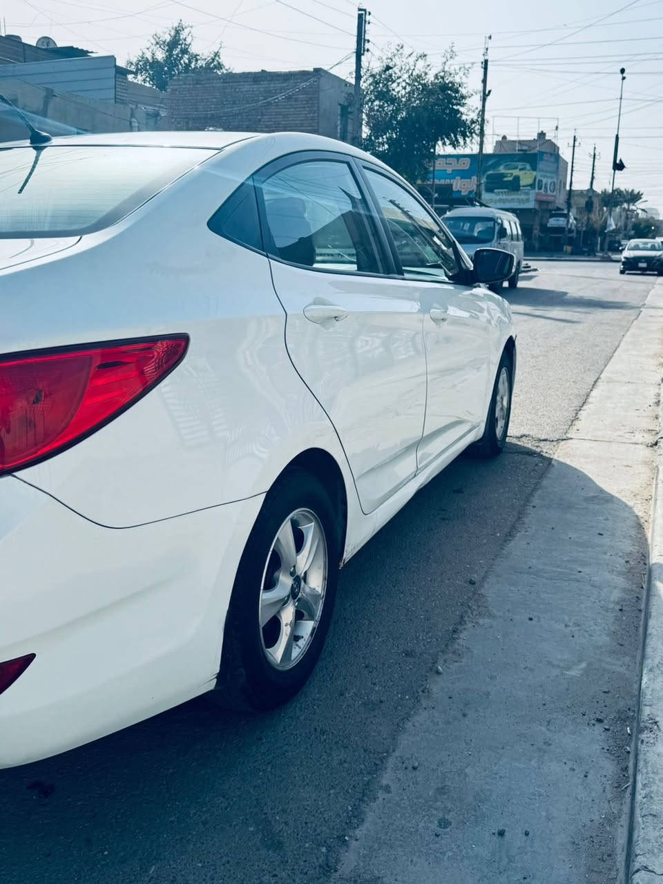 اكسنت 2015 خليجي سنويه بأسمي
محرك 1600 (دوش) المرغوب
كير ومحرك بحاله جيده جداً
حداديه جيده
تدفئه + تبريد
باتري جديد
بلوتوت
اشاير بالمري
تحكم جهتين
السياره ما ناقصها شي الحمدلله 
بدون قطره صبغ
بيها قطعه تبديل باب السايق نفس اللون (لا صبغ ولا معجون + وصل الشراء عندي)
السعر : 110 ورقه وبيها مجال للشراي
للتواصل : ***********
