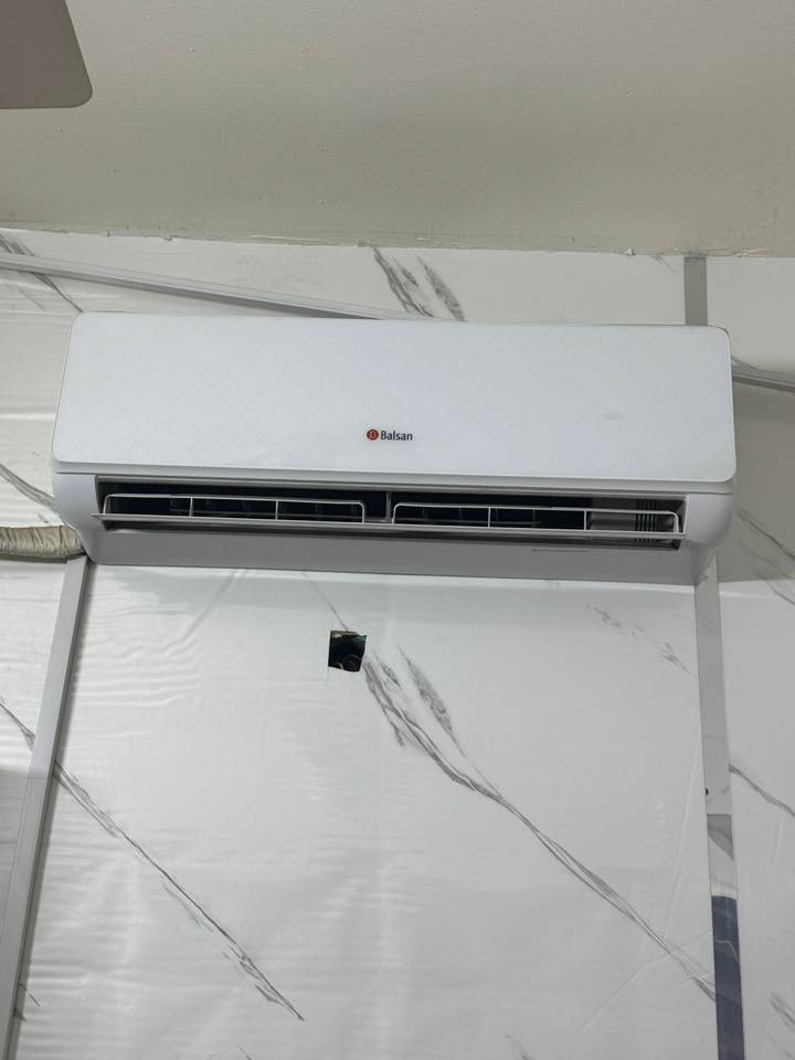 سبالت مستعمله شهرين فقط 
انفيرتر 
خمس سبالت ماركه بيلسان
وسبلت واحد ماركه ميديا
***********
