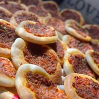 لحم بعجين • ٣٠قطعة • توصيل هسه