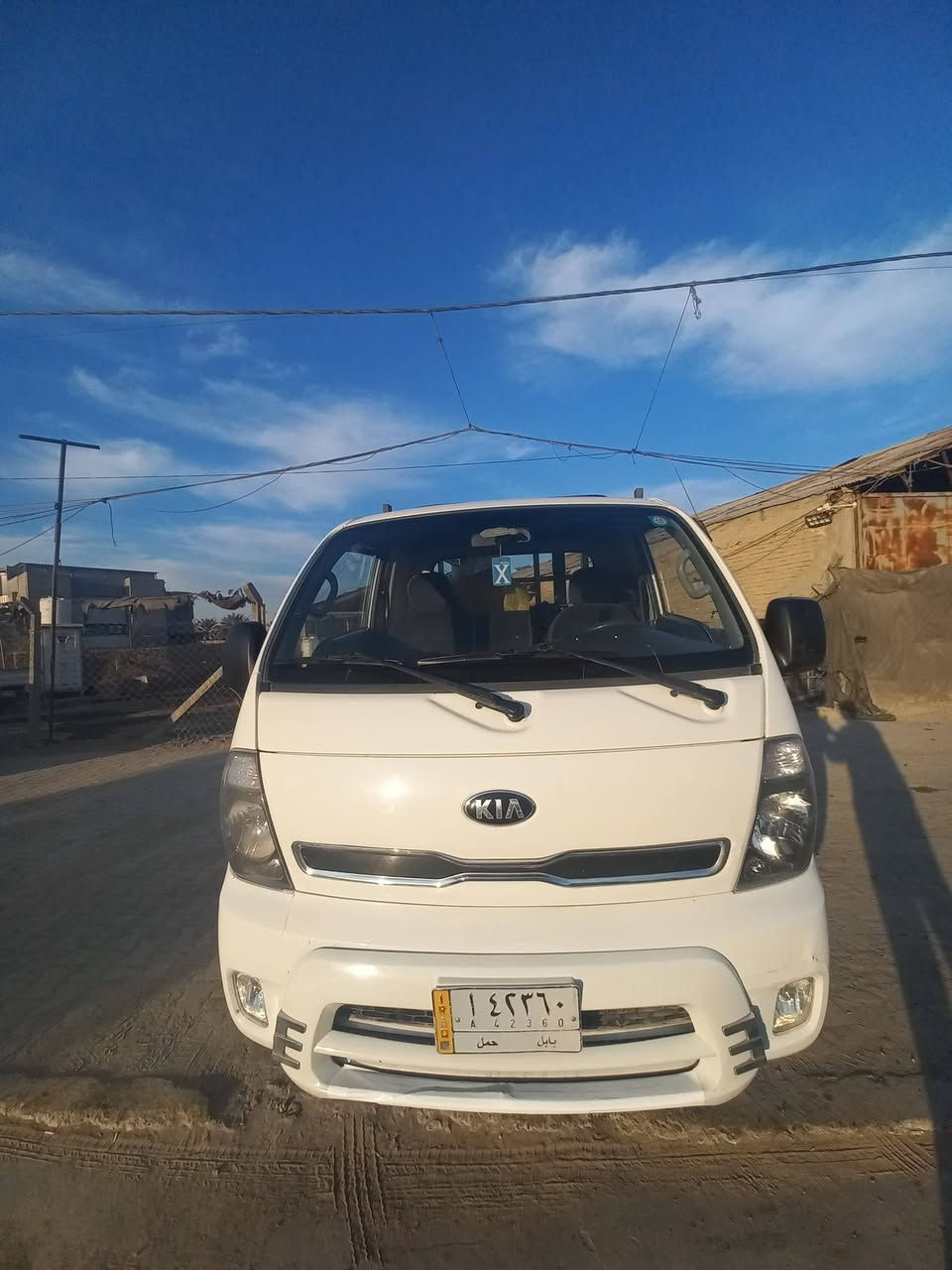 السلام عليكم
كيا فحل مفتوح 4000s
١.موديل 2017
٢.ضرر فقط باب السكن الربع الجوه مال باب واضح بلتصوير 
٣.مكينه كير حداديه عينه صينيه دسك بنز كله جديد 
٤.بيها بصفاح البدي نكرشه سببها اللزكه سابقا 
٥.حله نادر 
للإستفسار/ ***********
