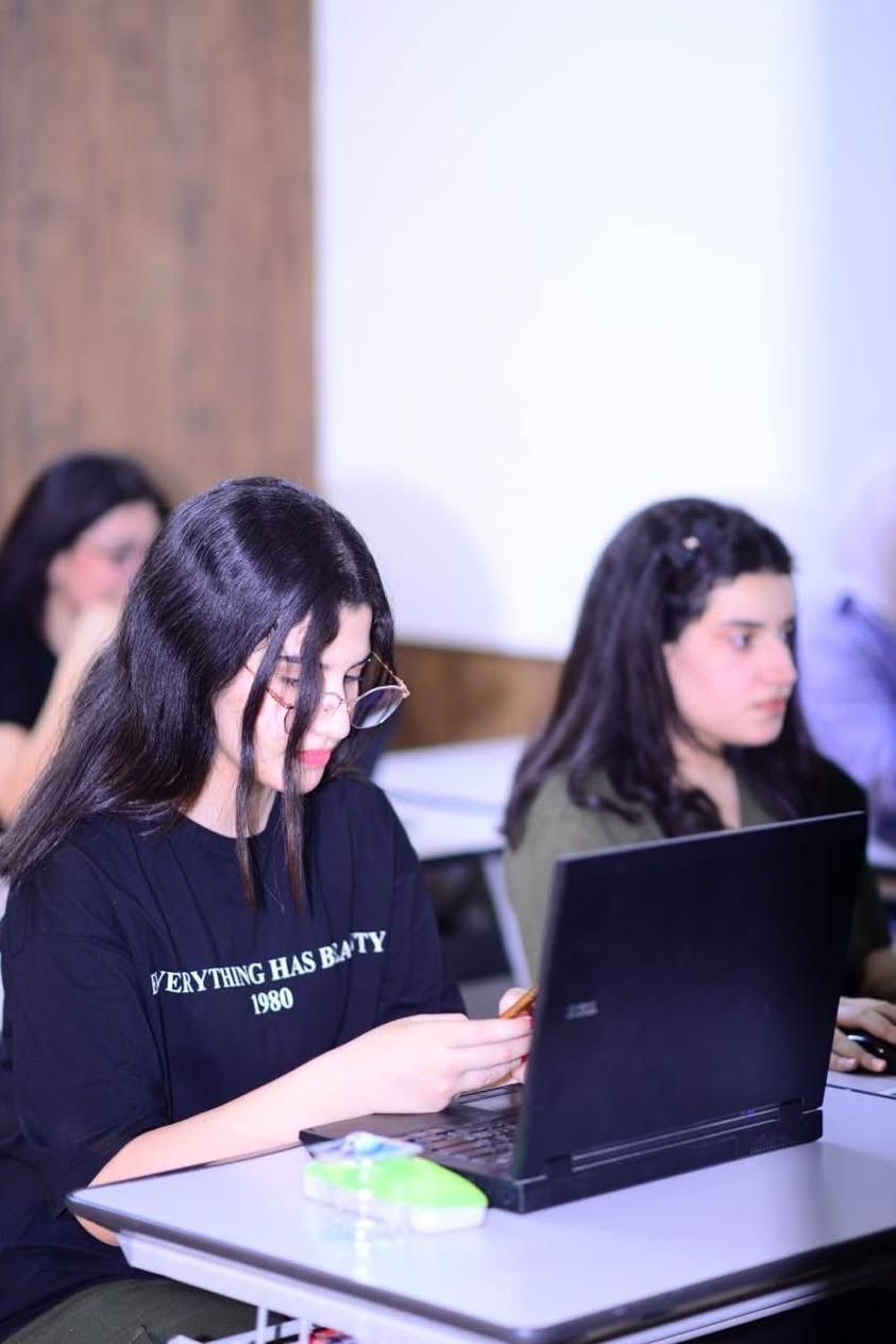 🛑خصم يصل لنصف المبلغ على دورة الحاسبات !!!

� المهارة التي تبحث عنها الشركات… صارت بين يديك

في عالم يعتمد على التكنولوجيا بكل تفاصيله، الموظف الناجح هو من يفهم الحاسوب… ويتقنه.
ومعهد كامبرج البريطاني يقدّم لك الطريق الأسرع والأقوى لذلك.

⸻

🔍 ماذا تعني “دورة حاسوب احترافية”؟

ليست مجرد معرفة أساسية… بل:
✅ كفاءة عملية تؤهلك للعمل مباشرة
✅ قدرة على إنجاز المهام بذكاء وسرعة
✅ ثقة كاملة في كل مقابلة عمل

⸻

📘 محاور الدورة:

💡 Word: إعداد تقارير رسمية، سِيَر ذاتية، عروض تقديمية
💡 Excel: إدارة رواتب، حسابات، جداول عمل، تحليل بيانات
💡 PowerPoint: بناء عرض مرئي احترافي لمشروعك أو فريقك
💡 أنظمة التشغيل + الإنترنت + أمان البيانات
💡 استخدام أدوات البريد، تنظيم الملفات، اختصارات احترافية

⸻

🏆 لماذا تختار معهد كامبريدج؟

🔹 لأنك لا تتعلم فقط… بل تتأهل لسوق العمل
🔹 لأن الشهادة صادرة من جهة تعليمية بريطانية معترف بها
🔹 لأن المدربين معتمدون، والتدريب تطبيقي 100%
🔹 لأن الدورة مصممة لتناسب مستواك، حتى لو كنت مبتدئ

⸻

📅 مدة الدورة:

🔸 4 إلى 6 أسابيع – تدريب مكثف
🔸 بنظام مجموعات أو خاص VIP حسب طلبك
🔸 متوفرة صباحًا ومساءً

⸻

📍 فروعنا في العراق:

🏢 بغداد – المنصور: شارع معرض الزهور، مقابل بلدية المنصور ☎ ***********
🏢 بغداد – زيونة: الشارع الخدمي، بجوار دار الأزياء، شارع مجمع المدارس ☎ ***********
🏢 الموصل: حي الفلاح، مقابل مطعم مستر جكن ☎ ***********

📞 للاستفسار والتسجيل:
📌 الإدارة العامة لكافة الفروع في العراق: ☎ ***********
📌 يمكنكم التسجيل بالحضور إلى المعهد أو عبر التحويل المالي.

🔗 📡 تواصل معنا عبر الإنترنت:
🌍 اضغط هنا

📲 احجز الآن عبر واتساب – أرسل “كامبريدج حاسوب” واحصل على:
🎁 استشارة مجانية
🎁 نسخة من المنهج قبل الدفع
🎁 خصم للمسجلين الأوائل

⸻

🎯 كل وظيفة، كل مقابلة، كل فرصة… تحتاج شخص مثلك.
تعلّم باحتراف… وتقدم بثقة.
ابدأ الآن.

⸻
