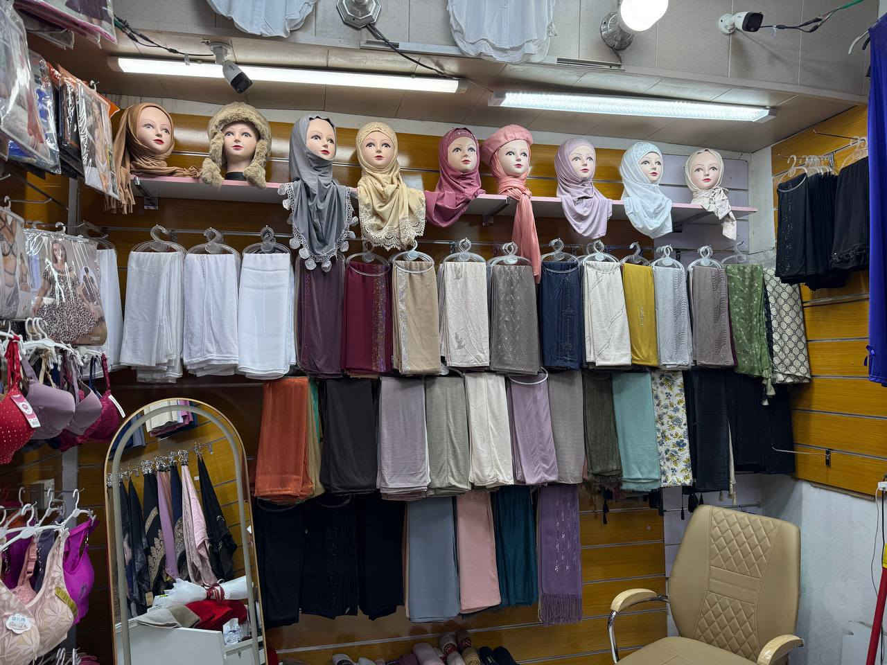 السلام عليكم
ديكور لوحات خشب للبيع 
6 قطع لوحة كاملة 
4 قطع متقطعات 
+ اكثر من 100 هوك 
***********/ النجف الاشرف
