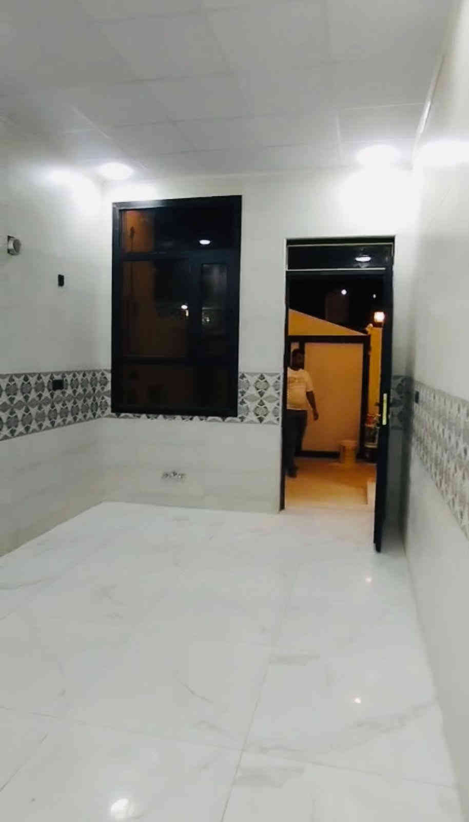 بيتين طبك للبيع VIP مساحة البيت الواحد ١٥٠ م الوجة ٧ ونص طابو أسهم قرب مستشفى التركي ألبيت كما موضح بصور ديكور مغربي شغل درجه أولى فول موصفات ط -١ غرفتين نوم وصالة ومطبخ وستقبال وصحيات 
ط٢- غرف نوم عدد٢ وصالة وصحيات  شغل هندسي السعر وباقي التفاصيل عل خاص  🚦🚦🚦🚦🚦🔥عندك بيت للبيع🔥
عندك قطعة للبيع اي مقاطعة ♦️بستان للبيع  -الشراي يمنه وتدلل 
🏩 -  بناية تجاري الناصرية حصرًا 🏡
@( 🧿 
للمزيد من المعلومات يمكنكم التواصل معنا☎️ ***********
 راسلنه واحنه بخدمتك مكتب القنديل الذهبي للعقار حي اور مقابل صيدلية الجبل
