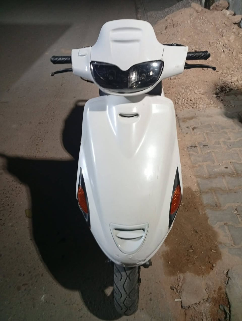 السلام عليكم دراجه فراشة فحل للبيع الدراجه حلوه شوفت عينك كلجات نضيفه كفرات نضيفات الدراجه حلوه بس مبدل ولفات بوشه وبستم البلاد تايرات جدد اكلوبات كله شغاله السعر 400وبيه مجال قليل مكاني ديوانية حي المين ***********
