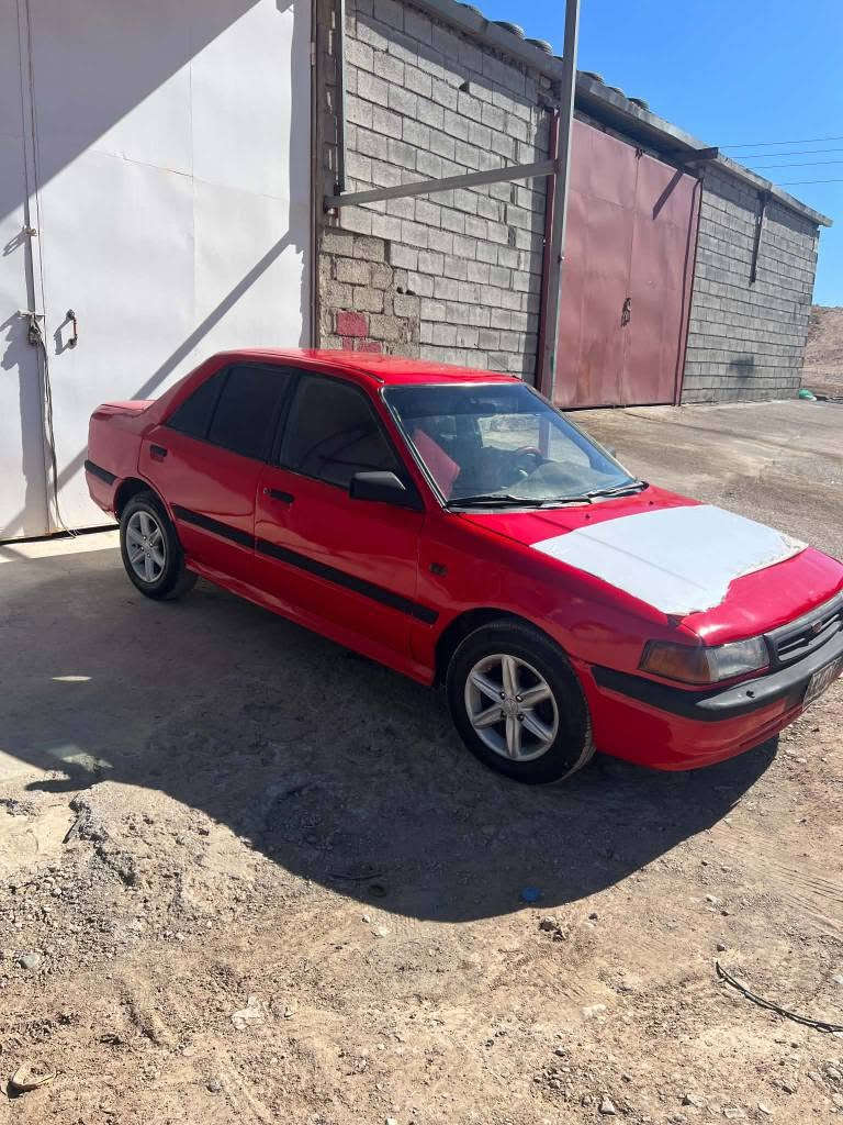 Mazda 323 
خوار هةموو بازار مازداي 8 بةرخ گيرو مةكينة بة شةرت ئارم پلاستيك سليماني 
خايسو رزيوي بة شةرت پشتو پيشي كةپسة 
تةقةو رةقةي بة شةرت كارةباي مةزبوت سةيارةيةكي بي كةمو كورية بو زانياري زياتر تةلةفون بكةن
*********** كويسينجاك, أربيل
