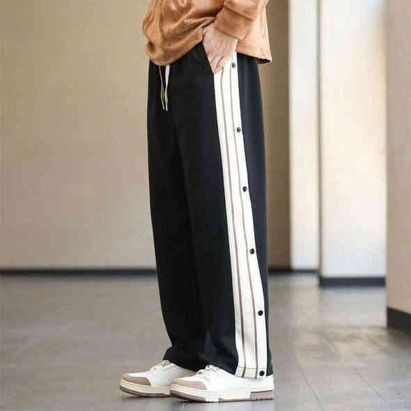 السلام عليكم✍️
وصل الجديد البجامه البوي وآل ١١٠ وموديلات هواي داخل🗣️ المجمع والسعر جداً مناسب💯
العنوان شارع المطار القديم مقابيل صيدلية الالفه👉👀
الرقم واتساب ***********👖🧥
