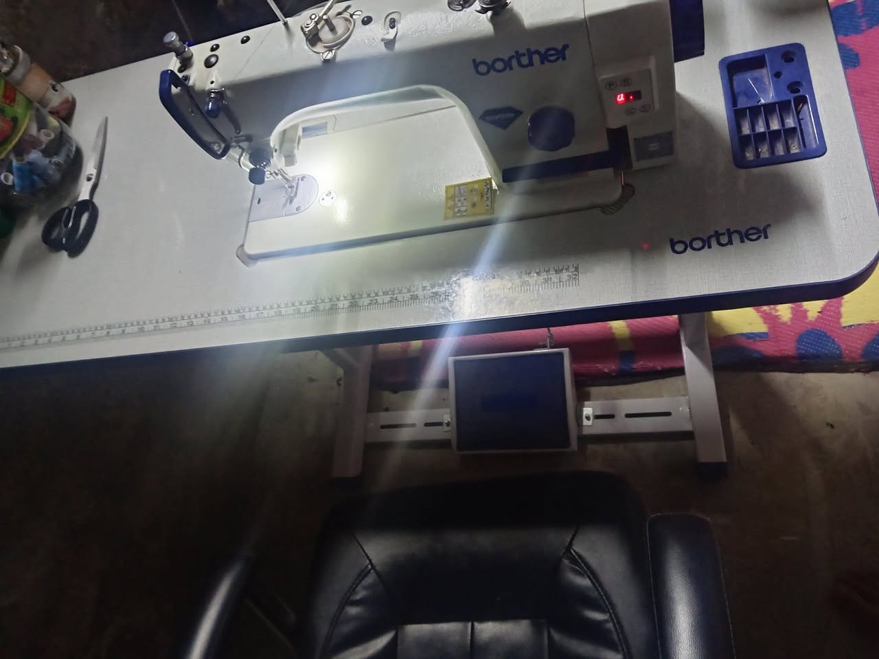 مكينه مال خياطه شغاله السعر نتصل عل رقم 📱 ***********
