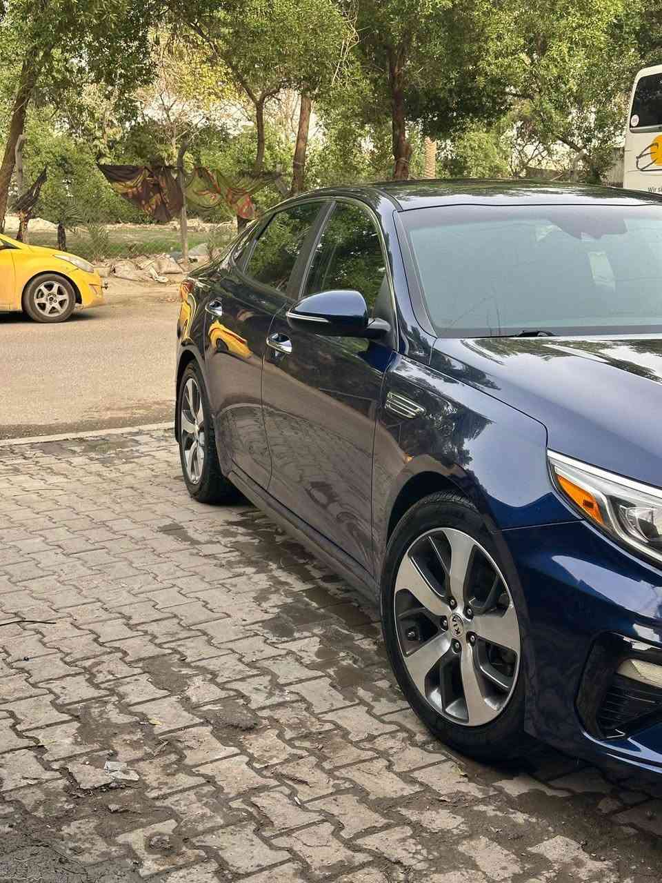 السلام عليكم كيا اوبتما 2020 فئةS 
وارد امريكي صور الحادث موجوده 
موصفات
شاشه جبيره كار بلي 
تحديد مسار وقياده ذاتيه
شاشة اعطال سياره بيها موصفات اهوايه معروفه 
سياره بيها صبغ جم قطعه جاهزه وكامله 
ممتواجد فيس للستفسار الاتصال ع رقم الهاتف
*********** مكان السياره بغداد الجديده
