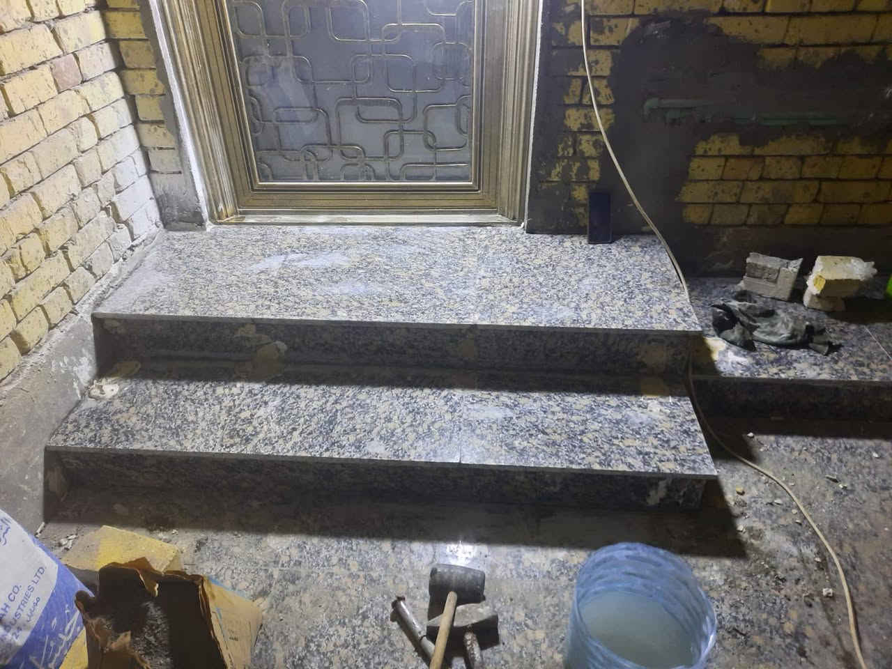 خلفه سيراميك درجه اولى متفرغ العمل في كل مناطق البصرة بلمتر و بل يوميه عملي دقيق  جداً التواصل ***********
