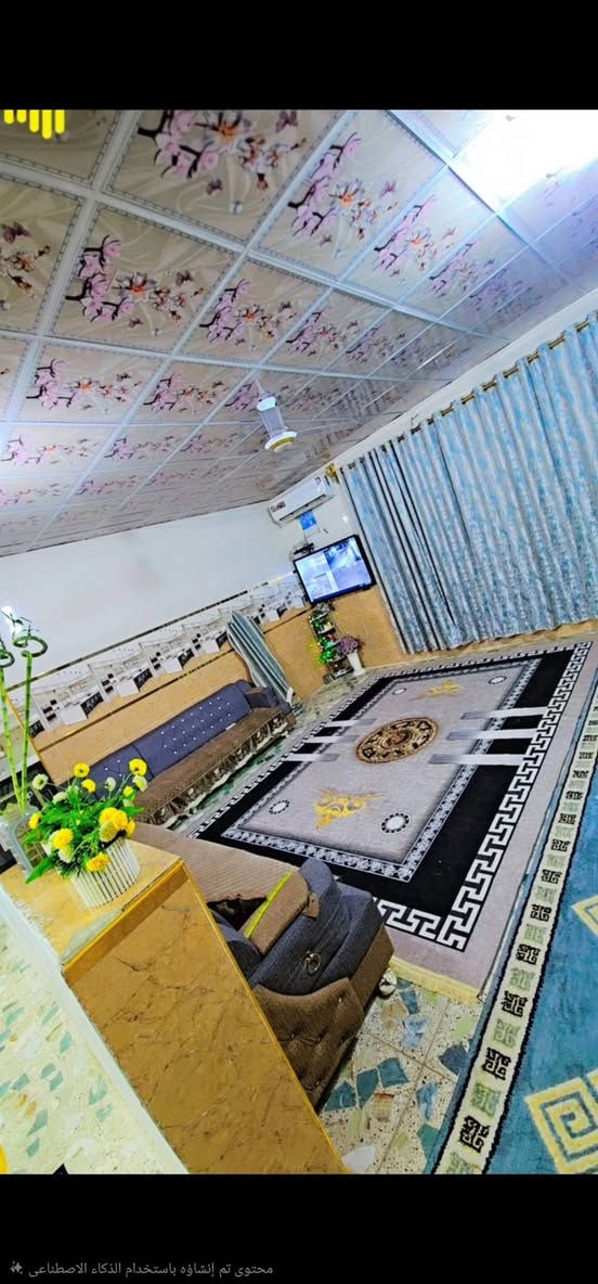 بيت مساحه 330متر على الشارع العام  
مكان الدار حي طارق القديم  بعد الصيطره الثانيه مجاور أفران الأصدقاء خدمات كامله  استقبال 9×4 
مطبخ بارد  5×5 +مطبخ حار 3 ×250
عدد الغرف 2 قياس الغرفه  7×4  الغرفه 2 قياس 6×4  صاله 7×5منور 7×2   اضافه عدد محلات عدد2 هياكل بعدهن ماكاملات  سعر 185
استفسار على الرقم *********** بغداد, العراق
