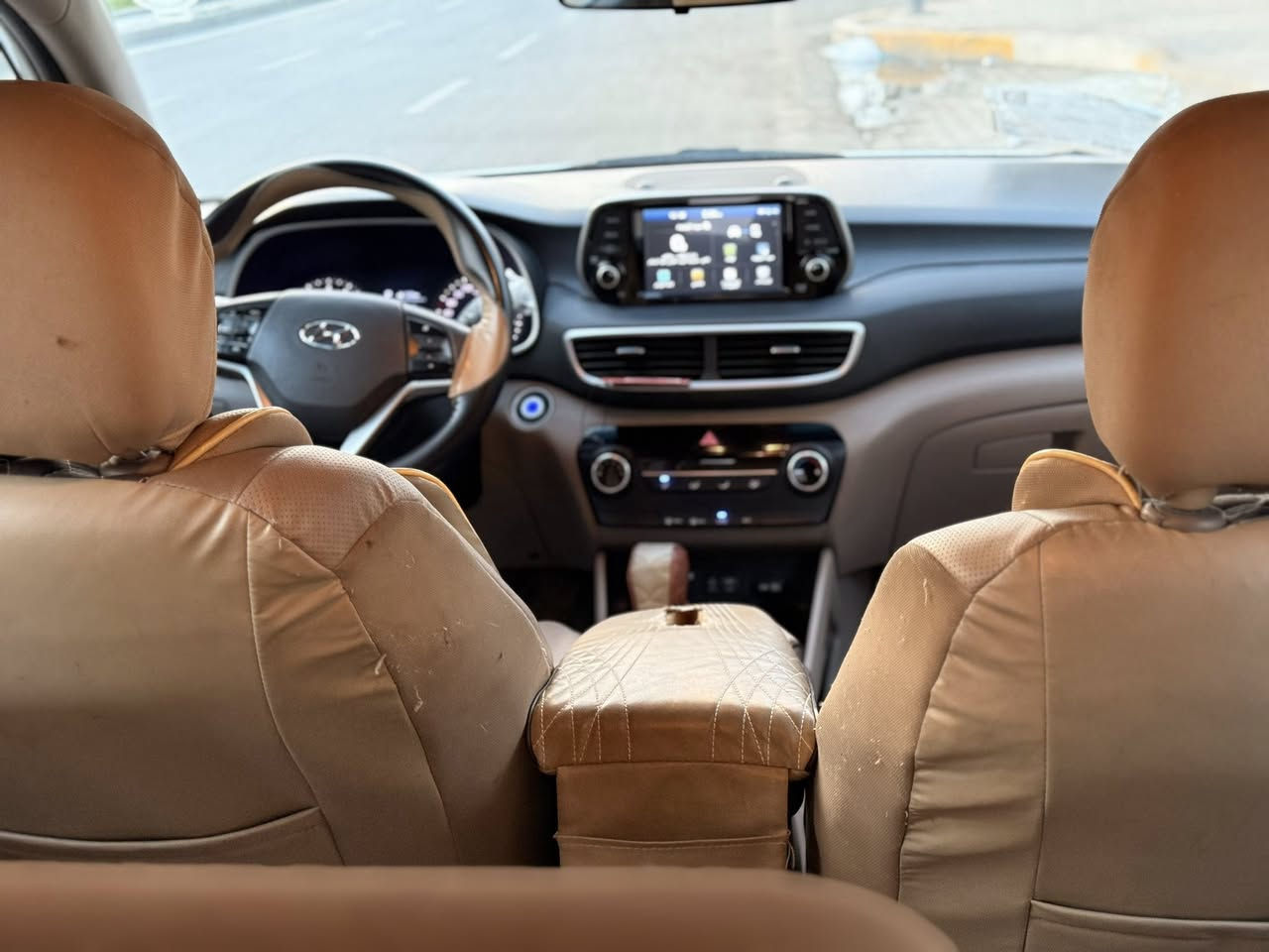 سلام عليكم
توسان 19 الگاصد للبيع 
خليجيه السياره ماشيه 96 
السياره فول عدا البنراما 
سابقا سياره مكفوله من دعاميه للدعاميه 
حاليا ضربه بل بنيد على كد شبر تقريبا ورصعات ٣ 
سياره عارضه ب ٢٠٥ وبيهه مجال 
سياره باسمي شخصيا
***********
